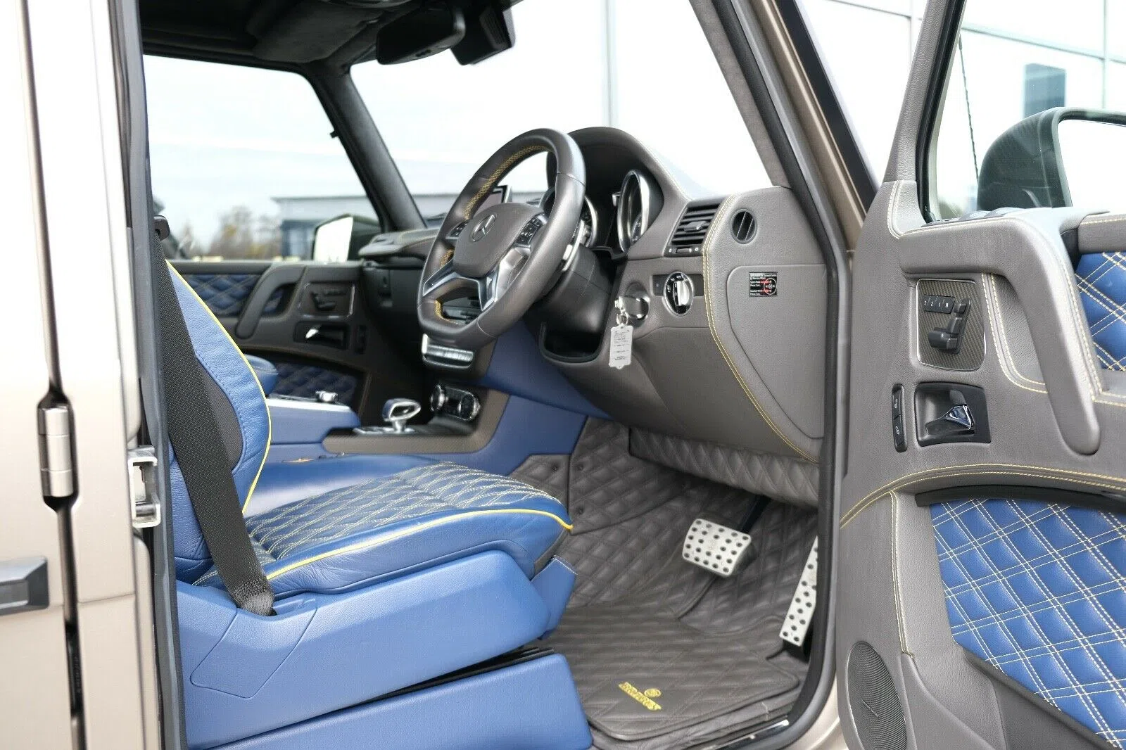 2015 BRABUS G 700 6x6 interior