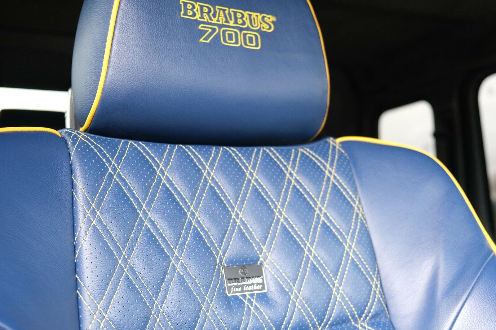 2015 BRABUS G 700 6x6, 14/16