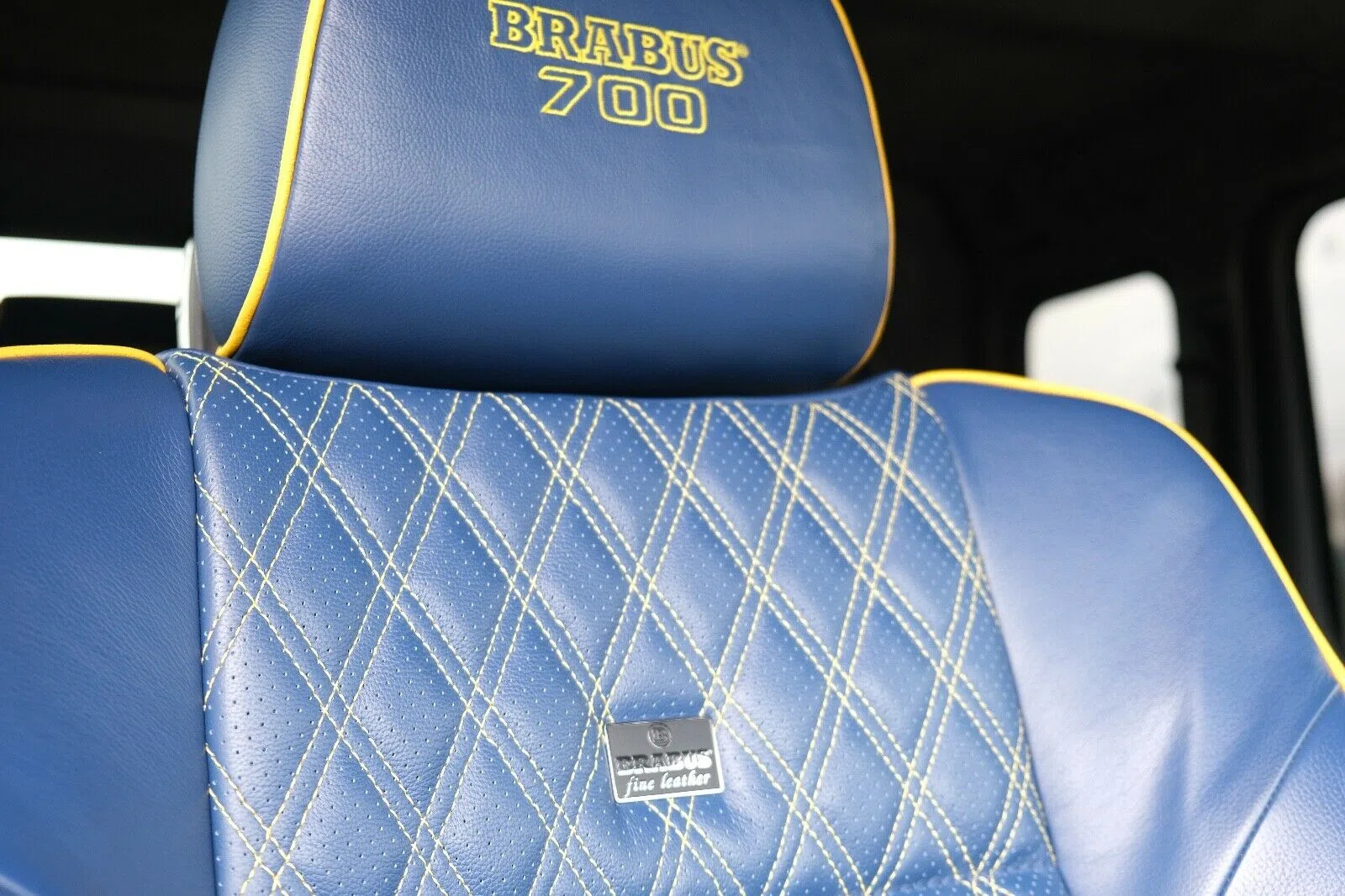 2015 BRABUS G 700 6x6 interior, seats
