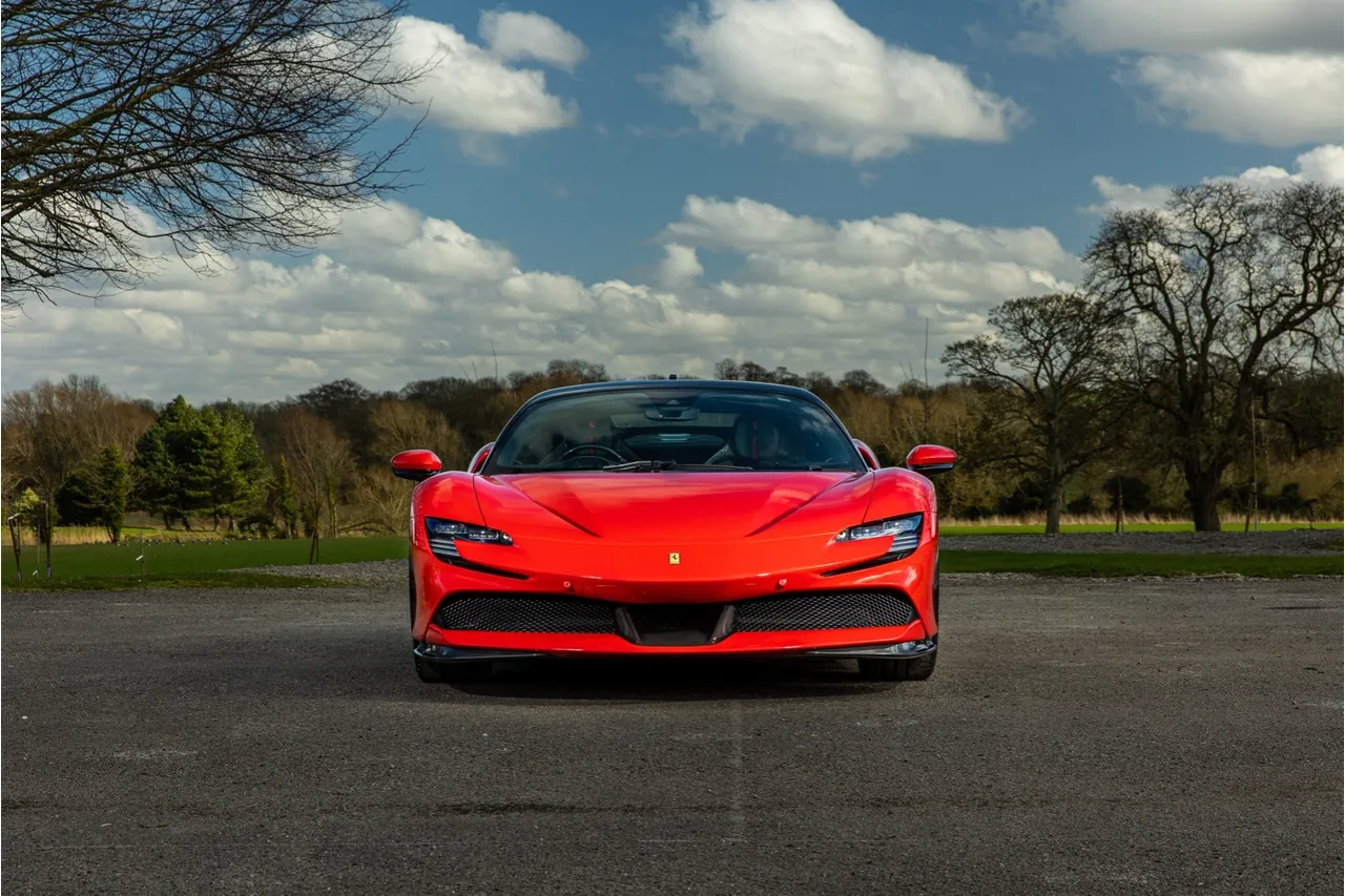 2021 Ferrari SF90, 2/20