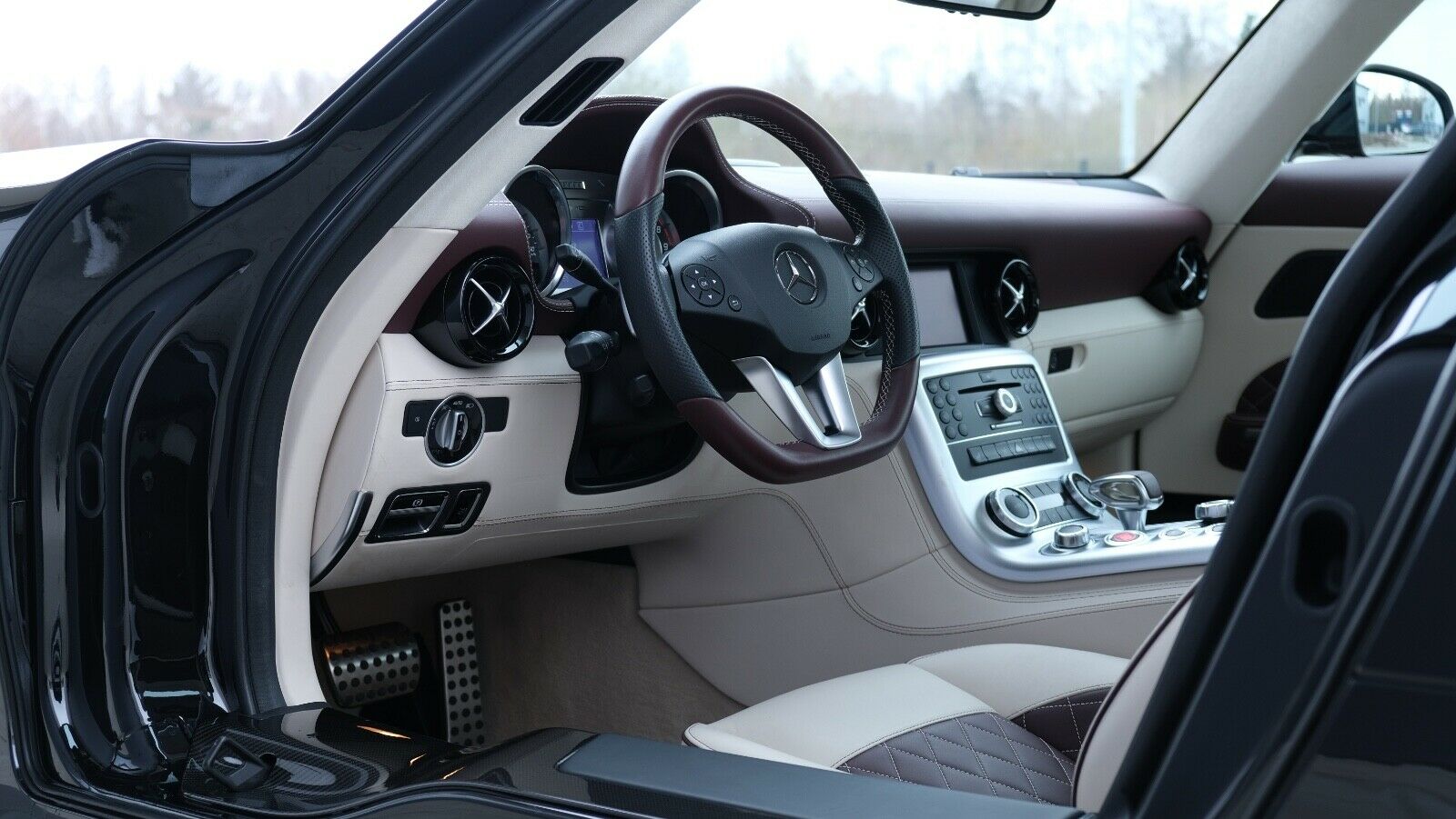2013 Mercedes-Benz SLS AMG GT Designo, 5/13