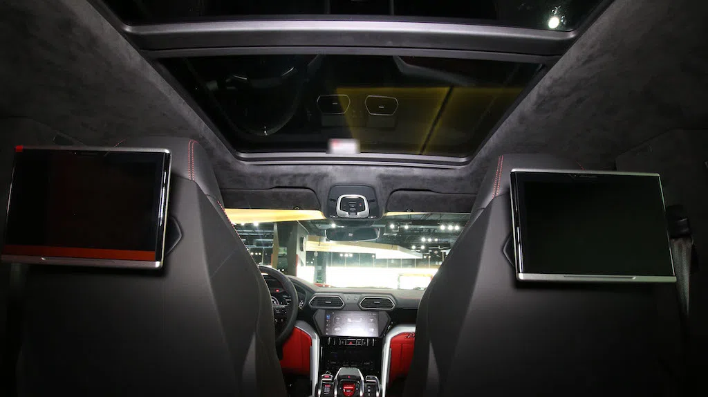 2019 LAMBORGHINI Urus interior, Black | Red