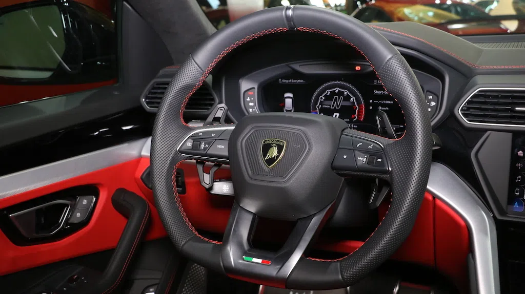 2019 LAMBORGHINI Urus interior, steering wheel, Black | Red