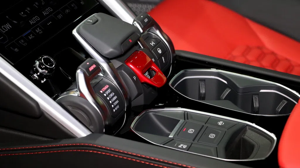 2019 LAMBORGHINI Urus interior, center console, Black | Red