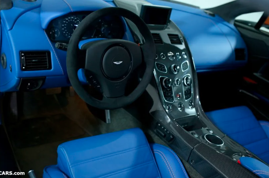 2016 Aston Martin Vantage GT12, 2/10