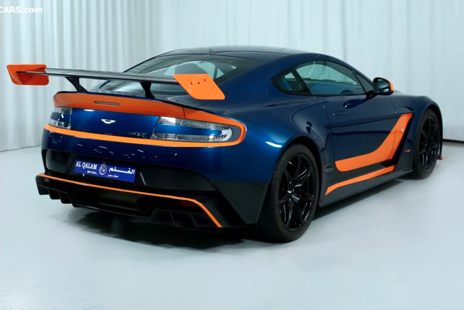 2016 Aston Martin Vantage GT12, 8/10