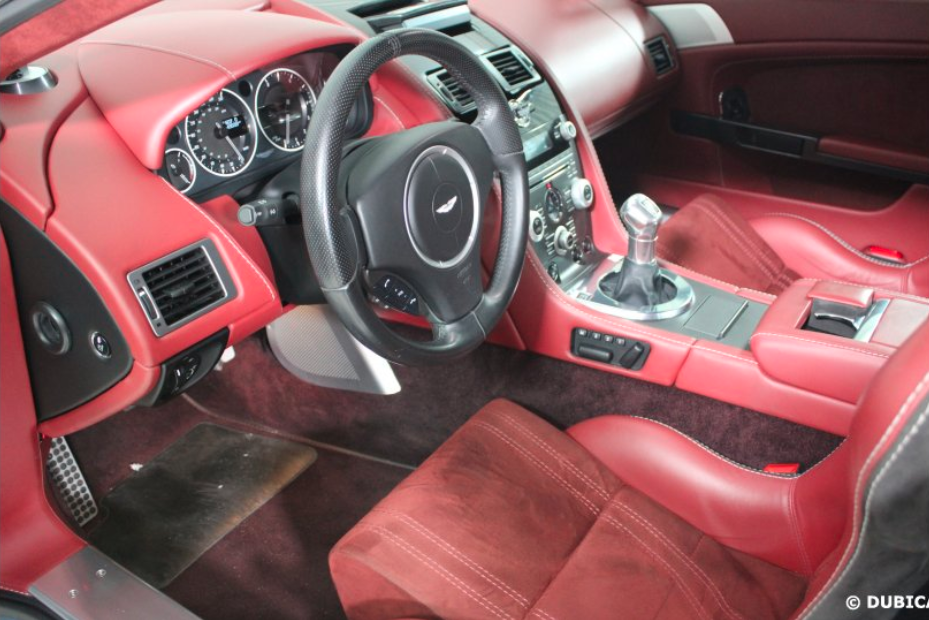 2010 Aston Martin Vantage V12, 2/7