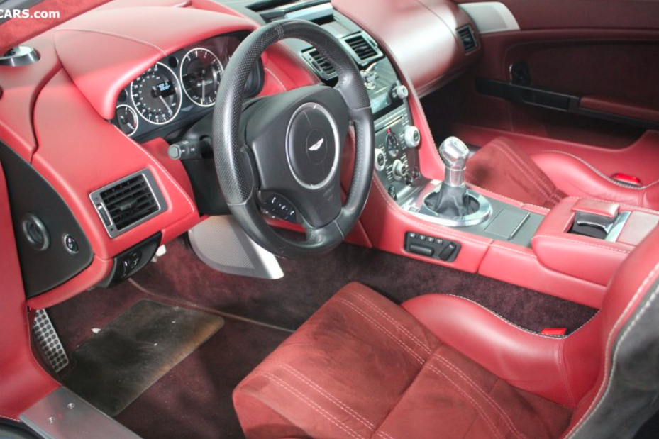 2010 Aston Martin Vantage V12, 5/7