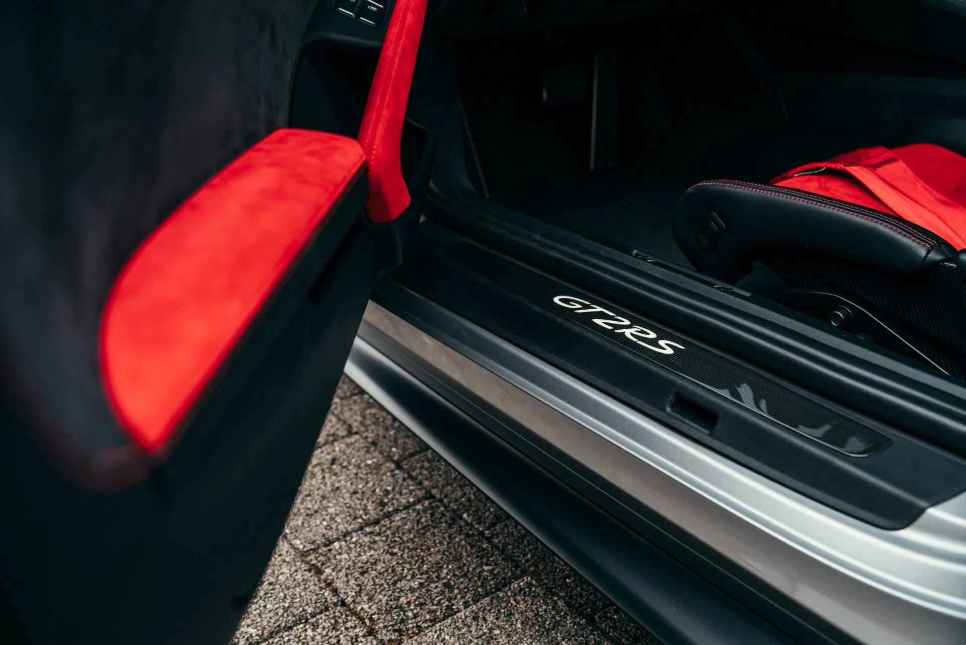 2018 Porsche 991.2 GT2 RS Weissach interior, door sill