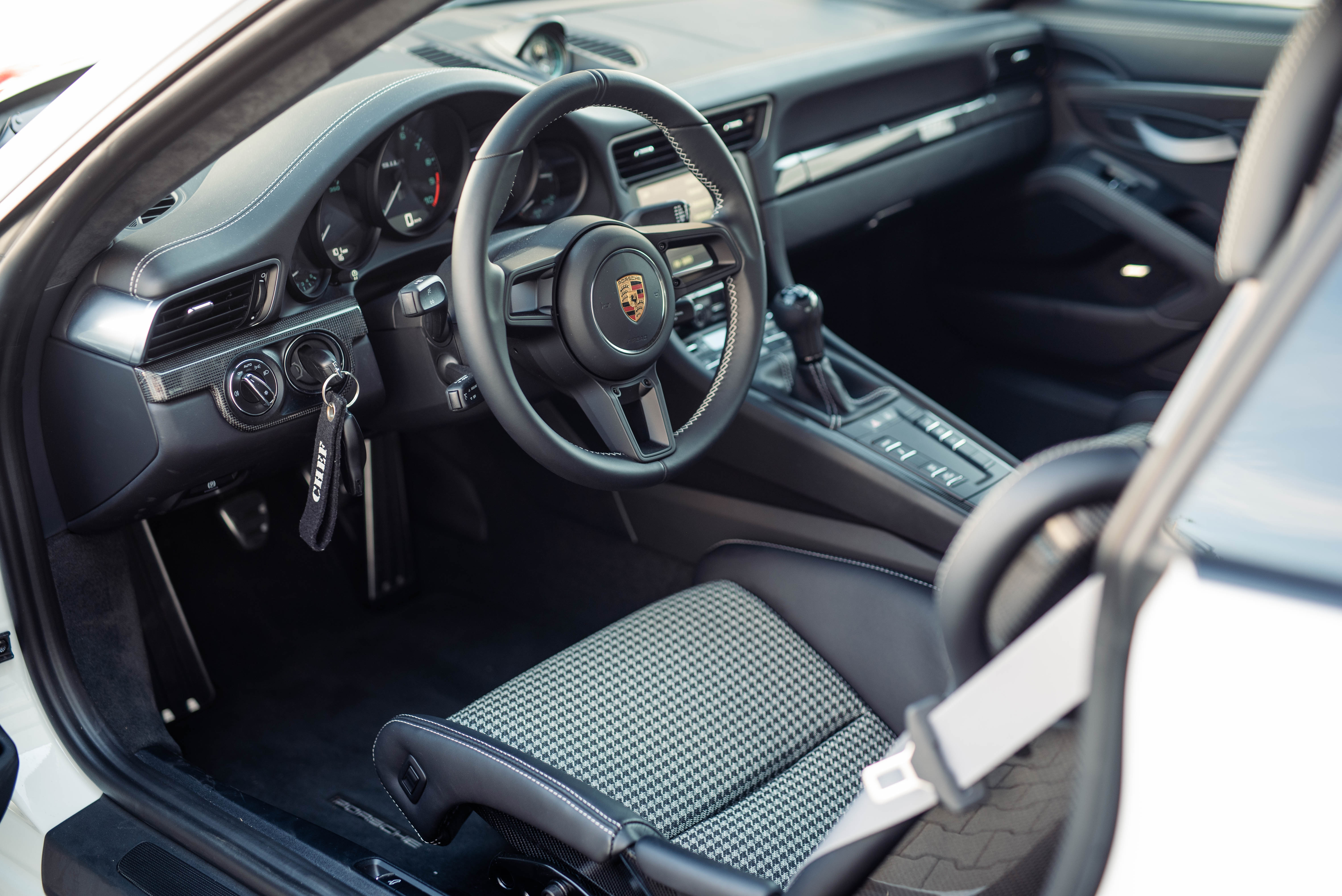 2016 Porsche 911 R, 2/20