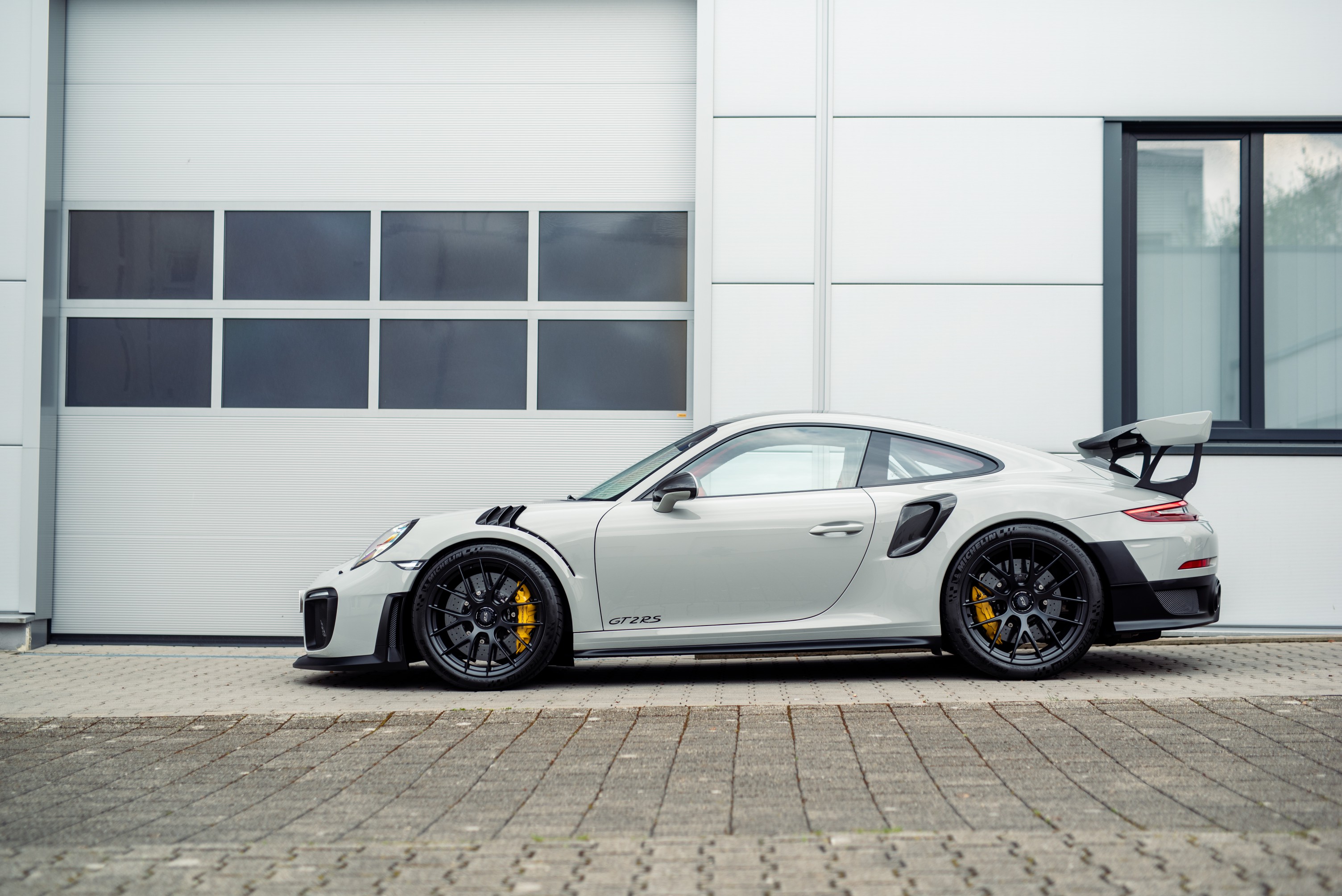 2018 Porsche 991 GT2 RS Weissach, 19/20