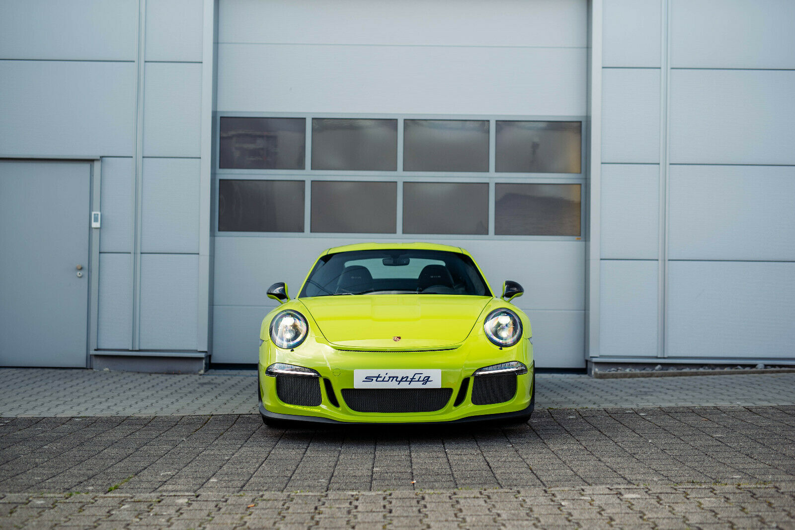 2016 Porsche 911 R, 2/19