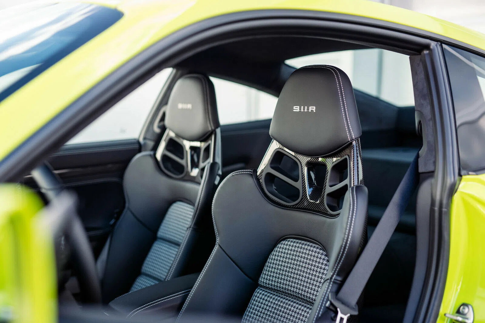 2016 Porsche 911 R interior, seats