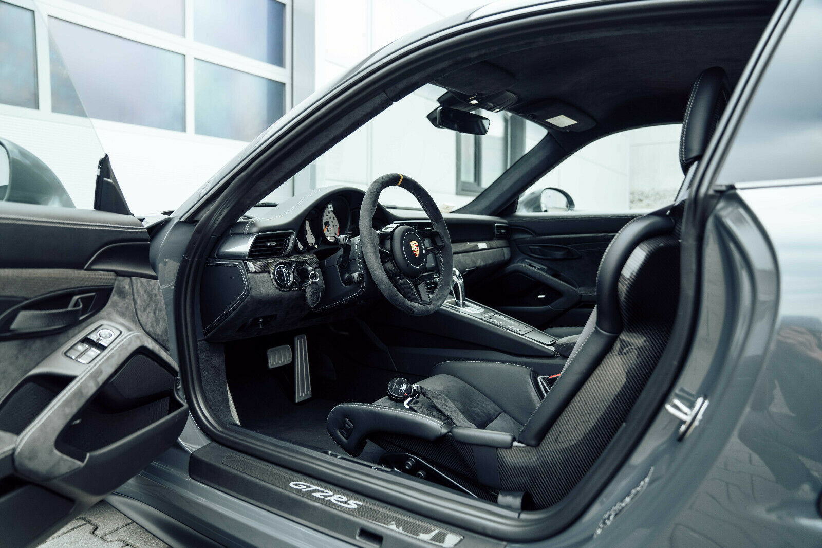 2018 Porsche 991 GT2 RS Weissach, 2/20