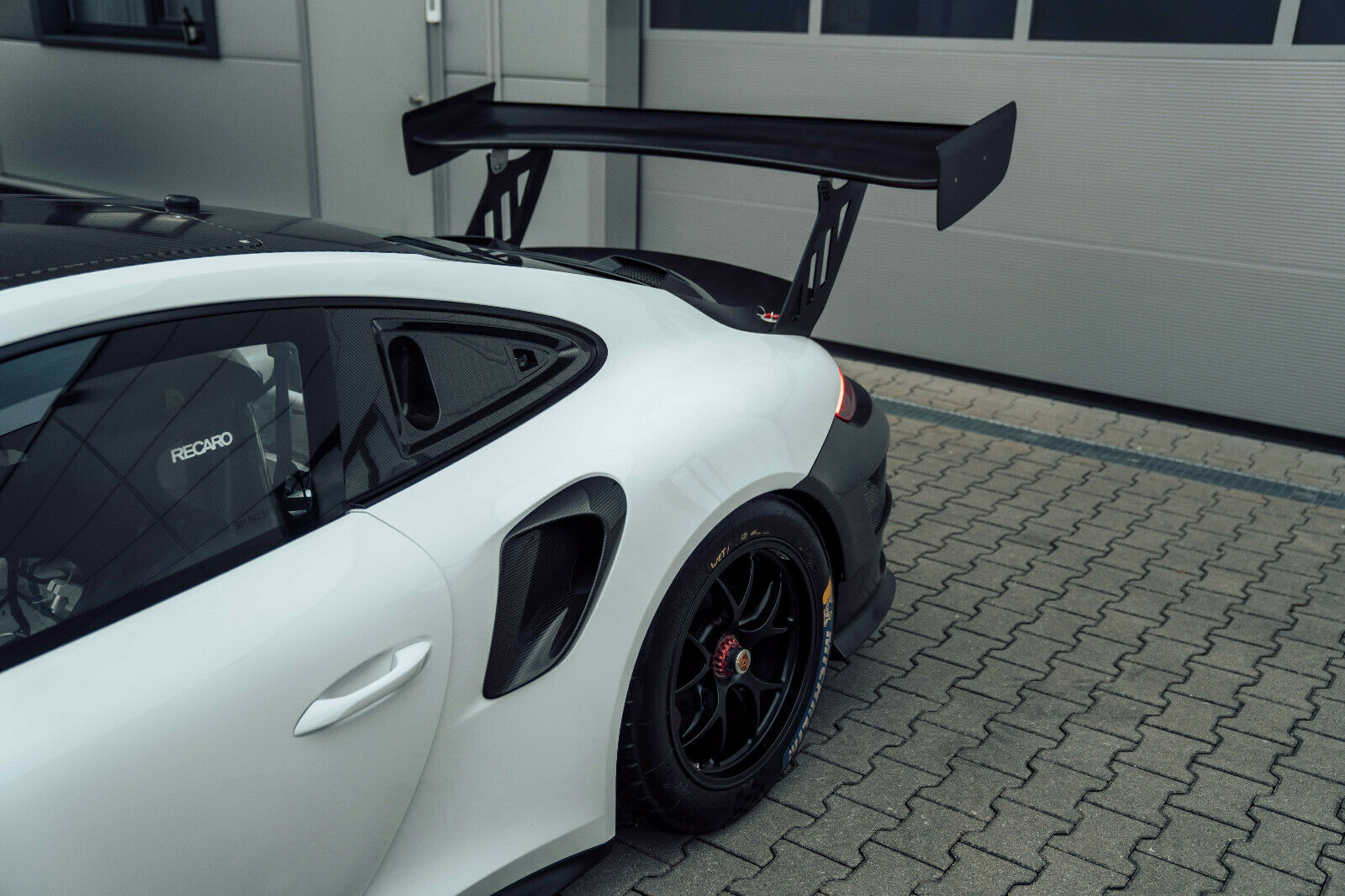 2019 Porsche 911 GT2 RS Clubsport, 14/20