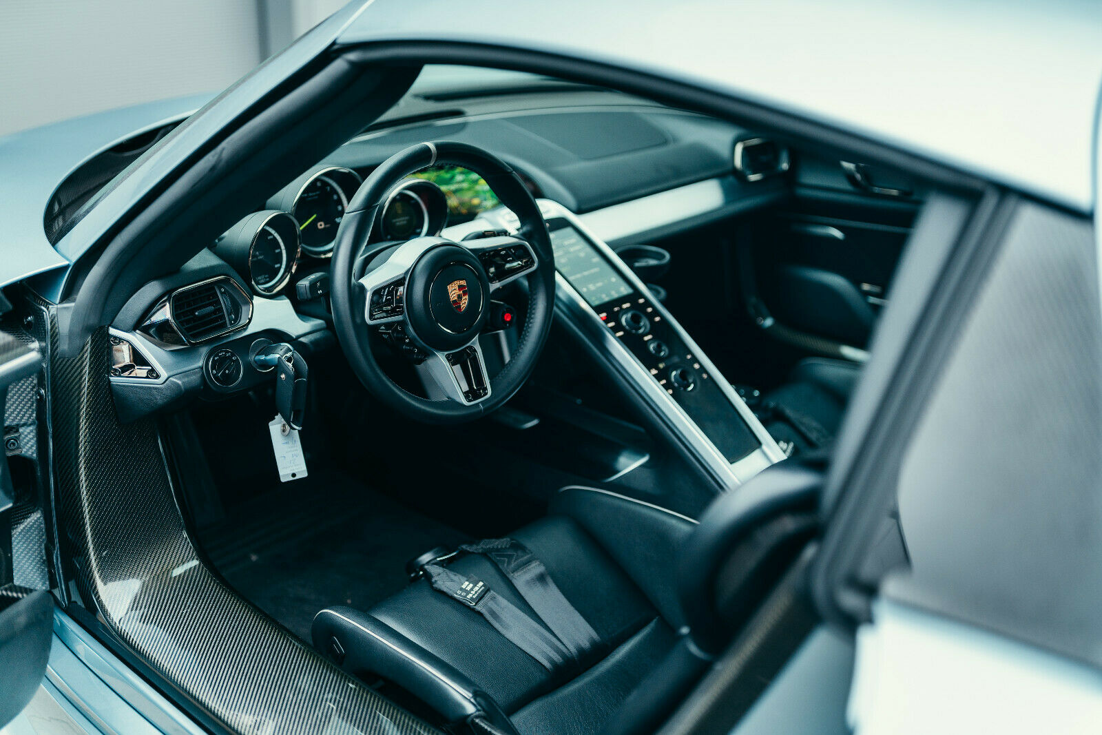 2015 Porsche 918 Spyder, 3/19