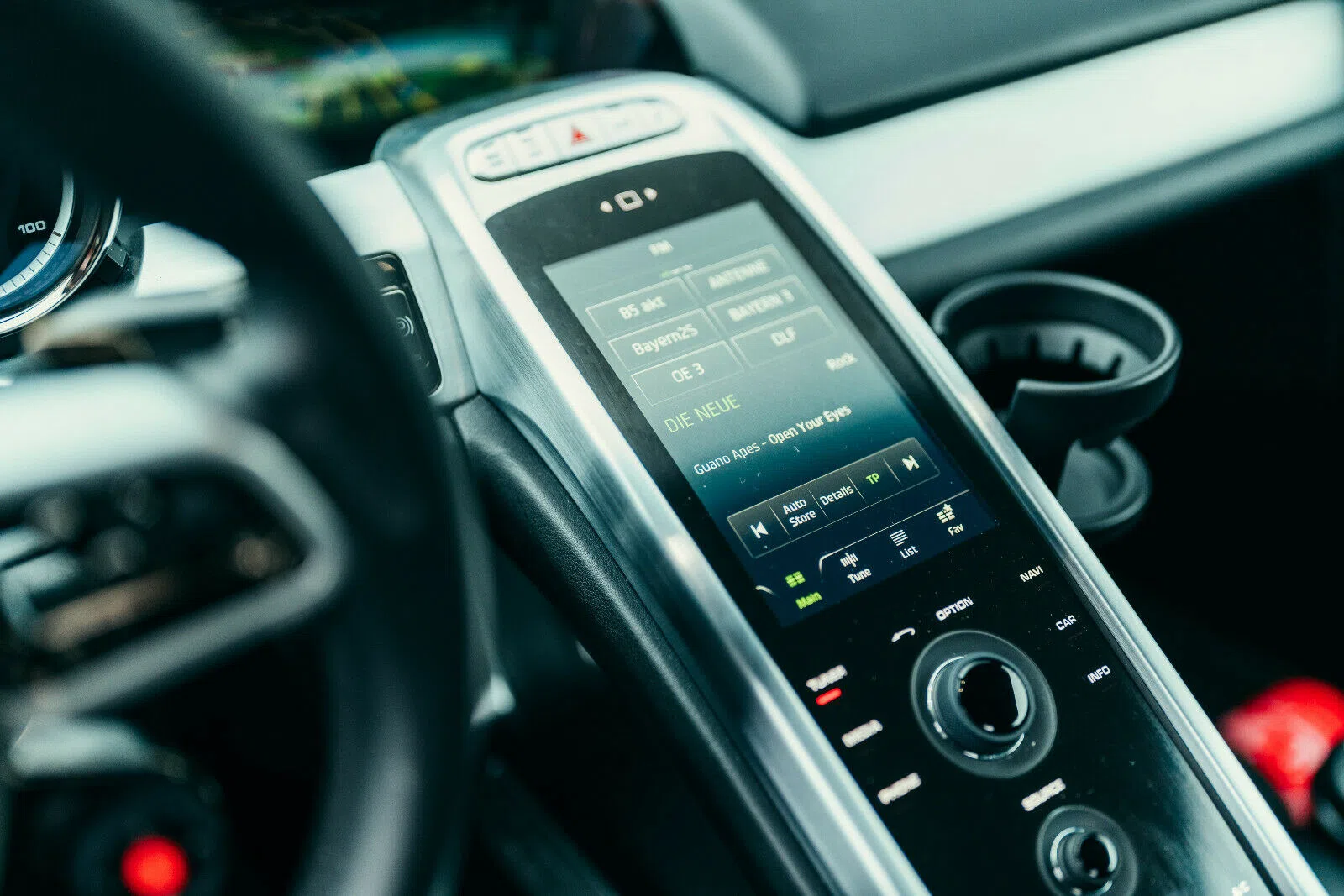 2015 Porsche 918 Spyder interior