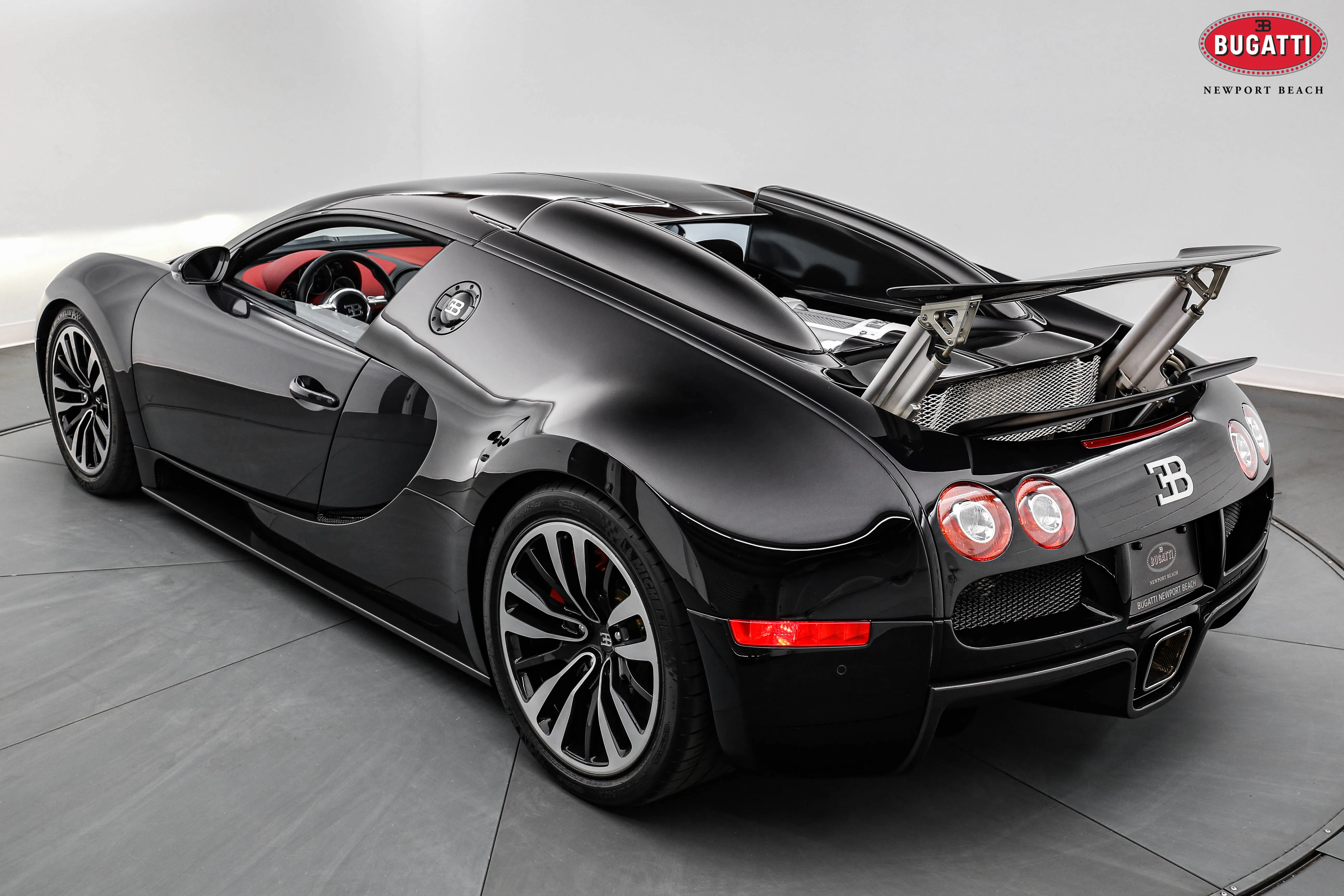 2010 Bugatti Veyron for sale, exterior, Black/Titanium Grey Metallic