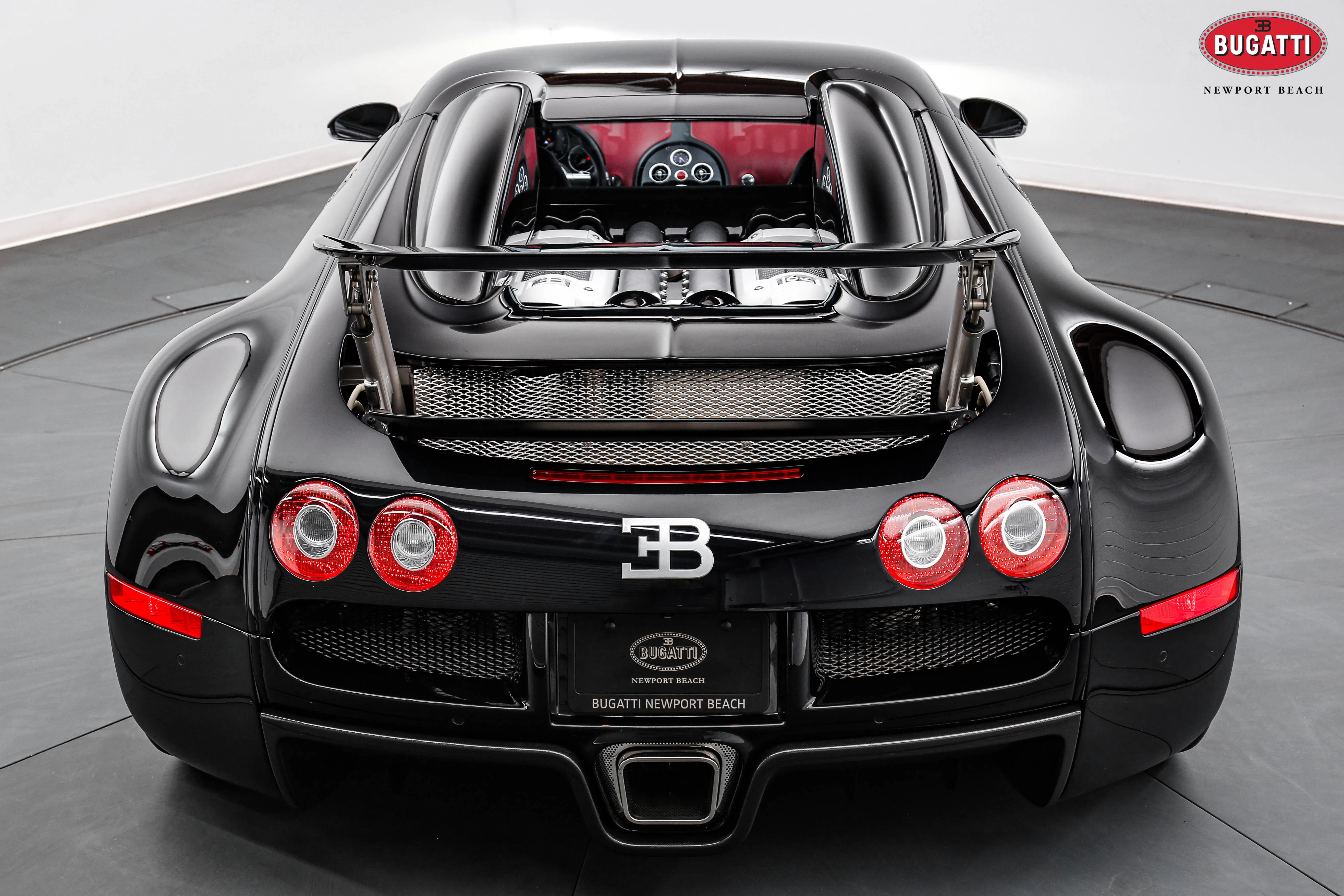2010 Bugatti Veyron for sale, exterior, Black/Titanium Grey Metallic