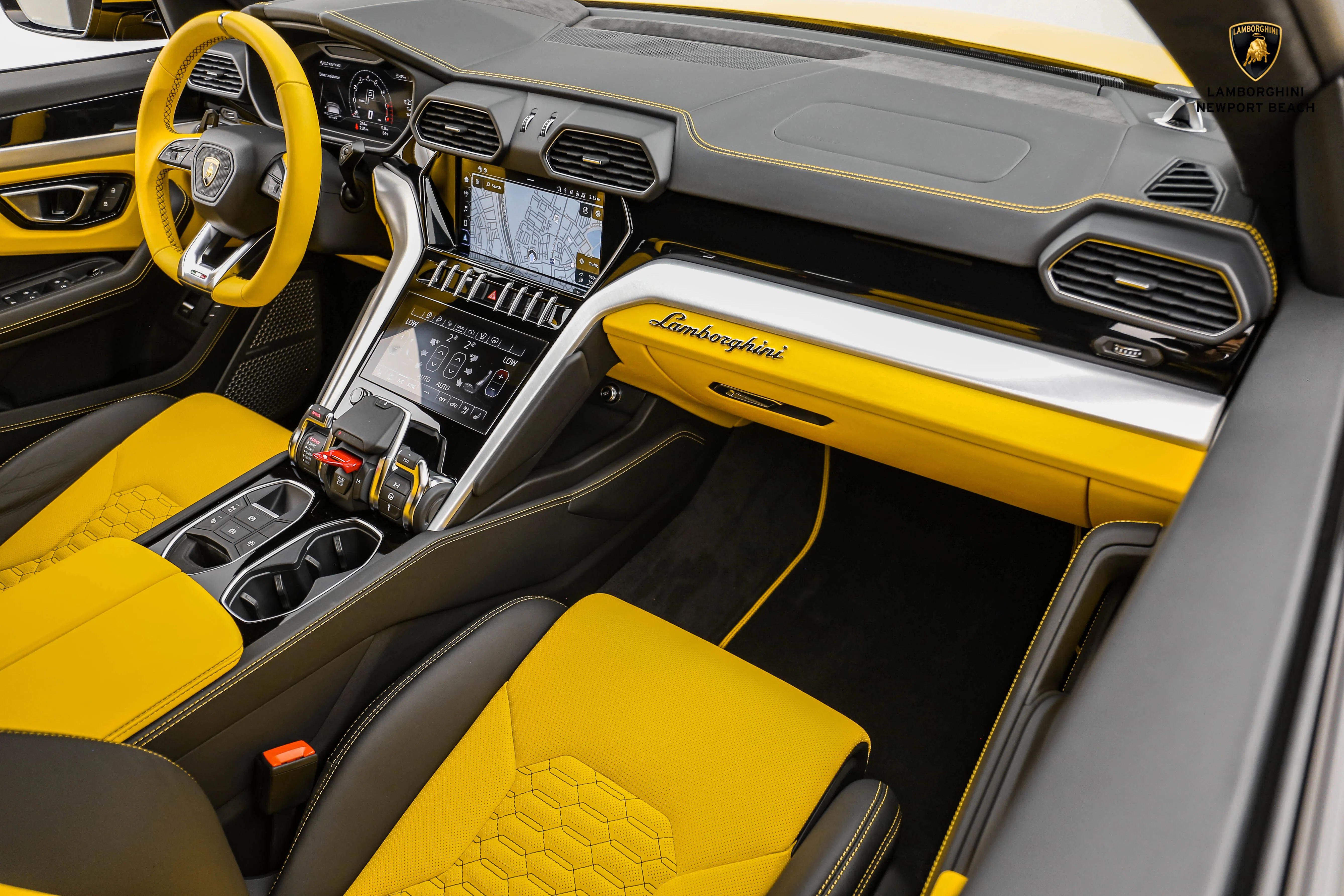 2022 Lamborghini Urus interior, Nero Ade