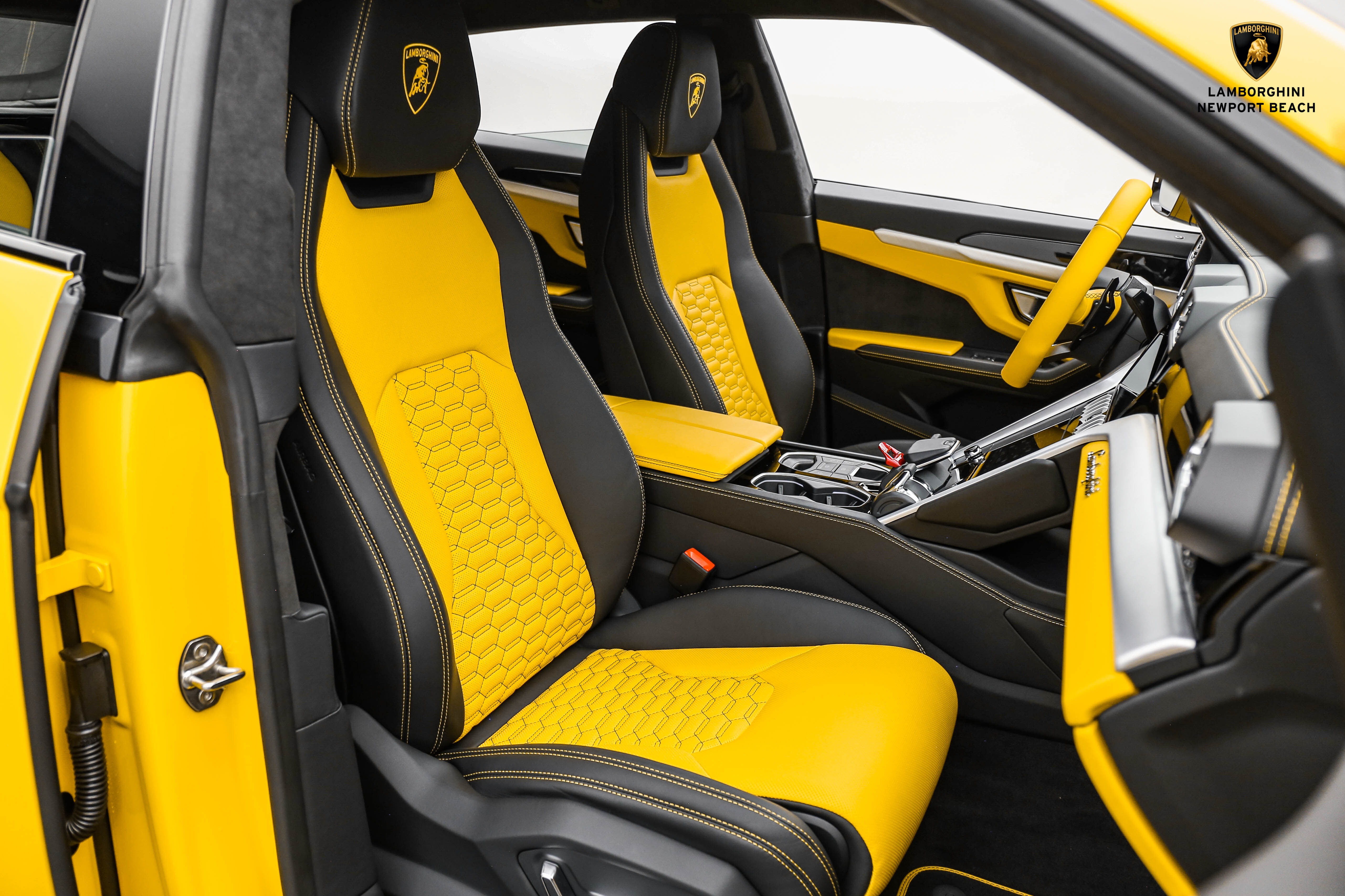 2022 Lamborghini Urus, 12/20
