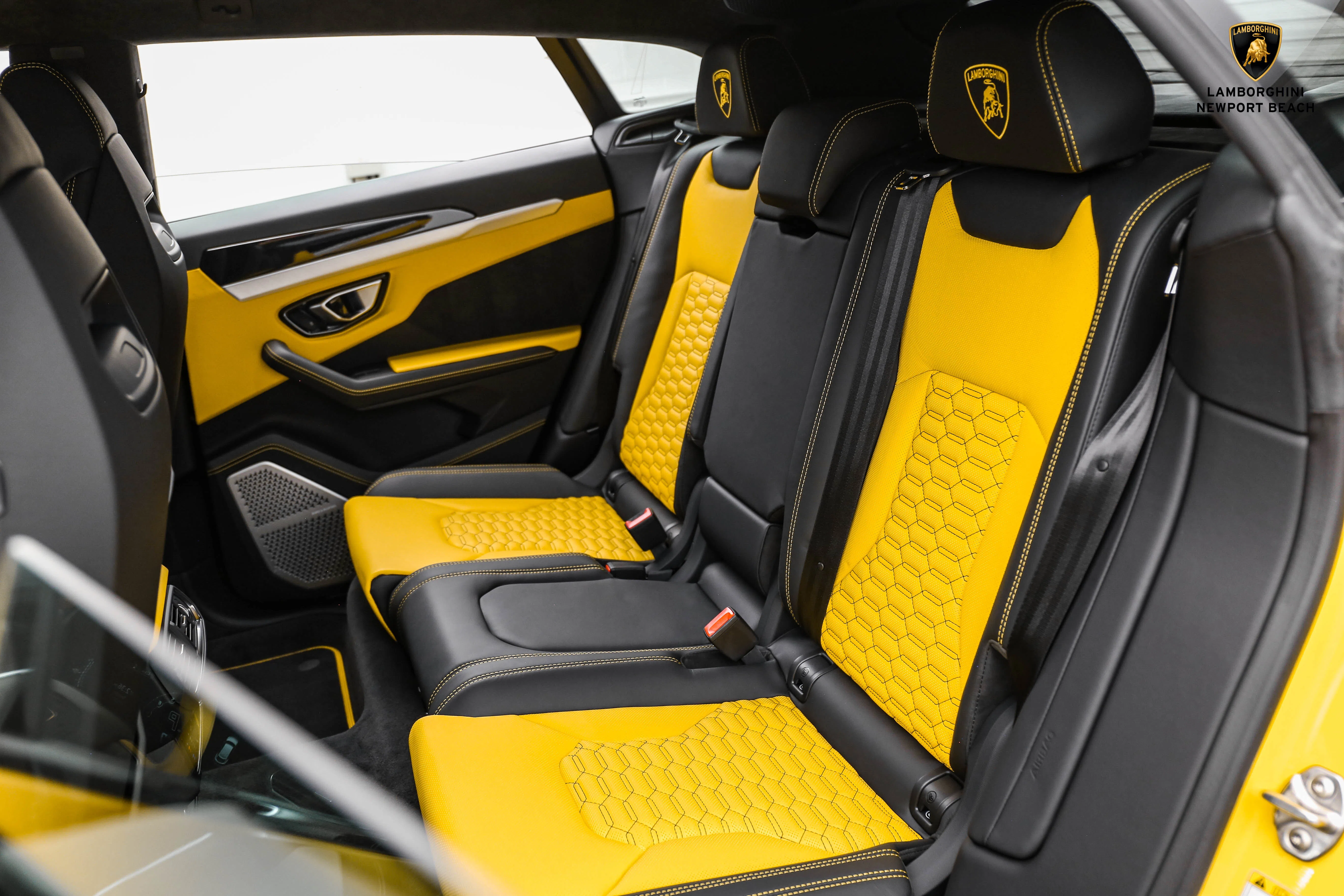 2022 Lamborghini Urus interior, seats, Nero Ade