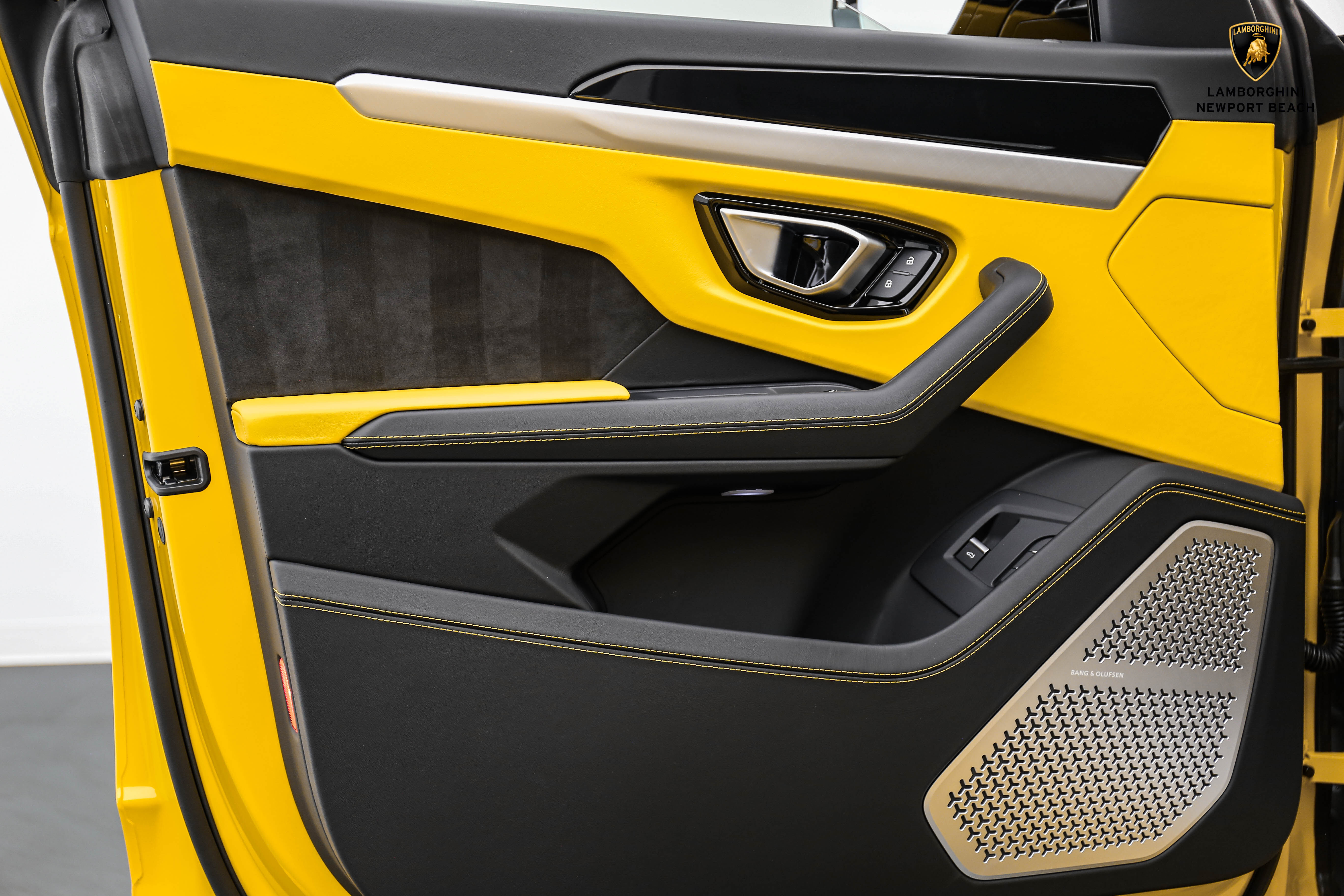 2022 Lamborghini Urus, 19/20