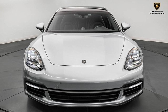 2018 Porsche Panamera 4, 2/19
