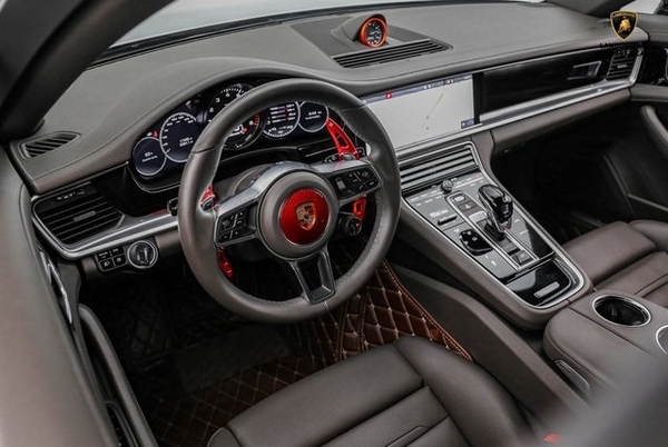 2018 Porsche Panamera 4, 13/19