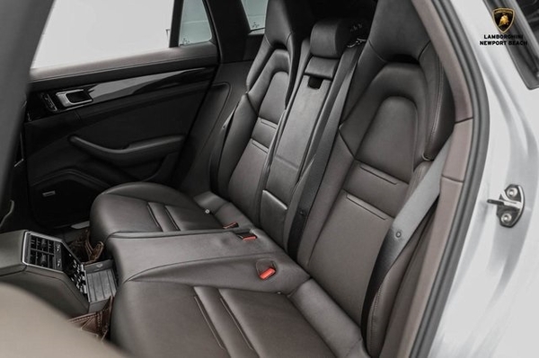 2018 Porsche Panamera 4, 17/19