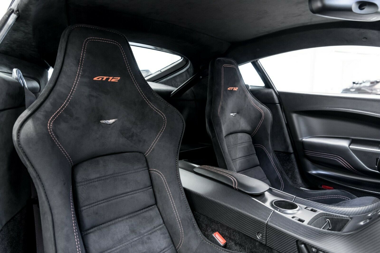 2016 Aston Martin Vantage GT12, 5/15