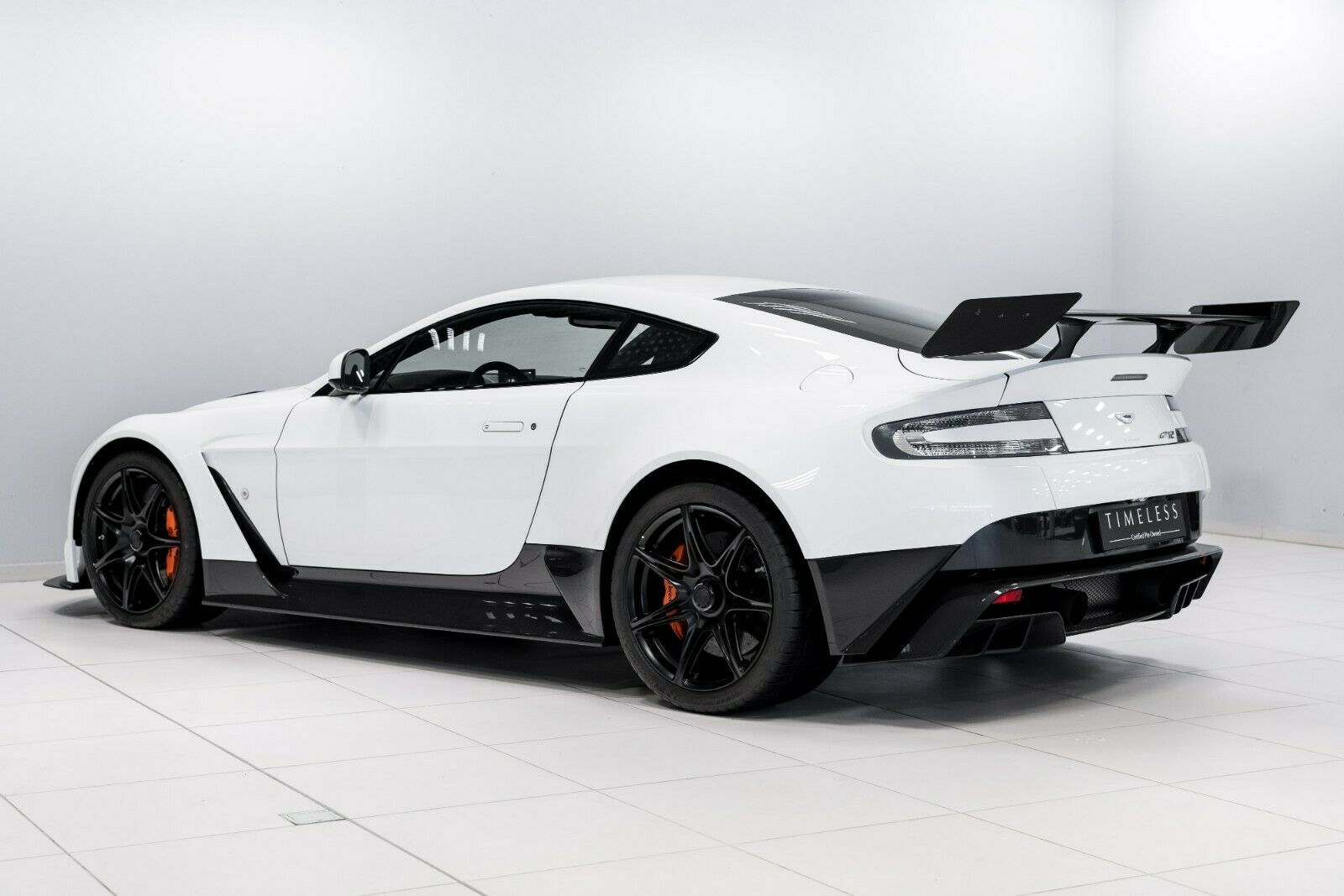 2016 Aston Martin Vantage GT12, 15/15