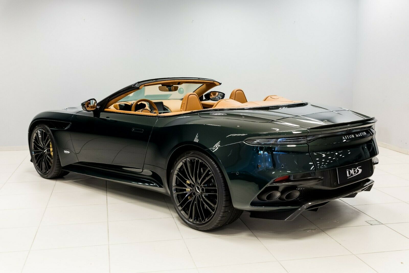2022 Aston Martin DBS Superleggera V12 Volante by Q, 13/15