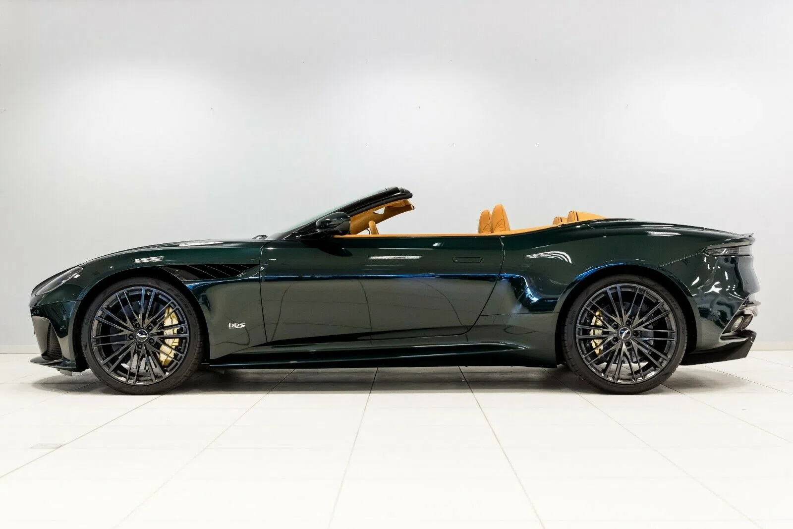 2022 Aston Martin DBS Superleggera V12 Volante by Q for sale, exterior