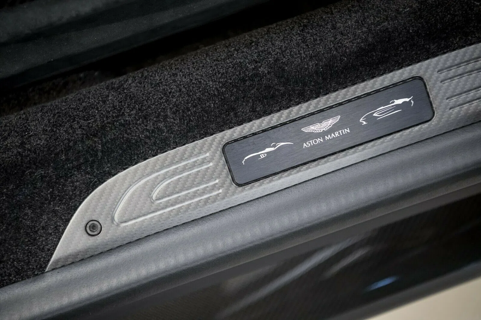 2022 Aston Martin DBR1 V12 Speedster interior, door sill