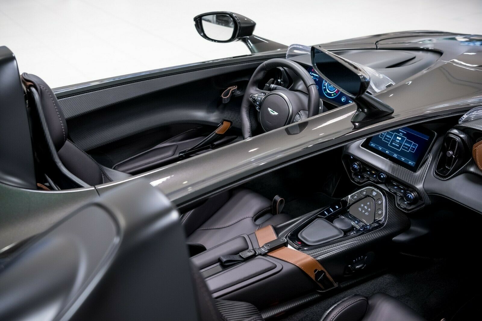 2022 Aston Martin DBR1 V12 Speedster, 3/15