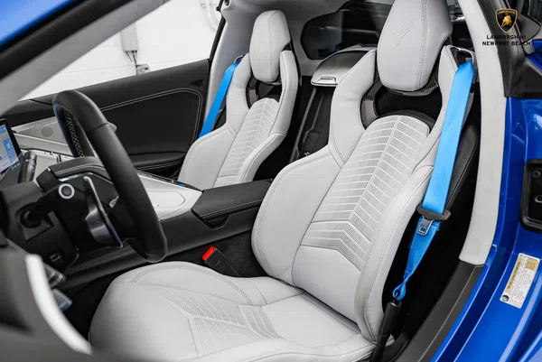 2022 Chevrolet Corvette Stingray interior, seats, Sky Cool Gray