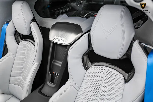 2022 Chevrolet Corvette Stingray interior, seats, Sky Cool Gray