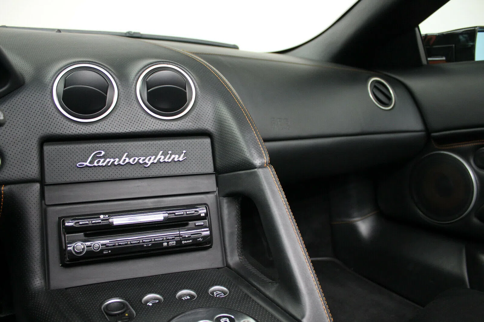 2005 Lamborghini Murcielago LP 580-4 Roadster interior, dashboard