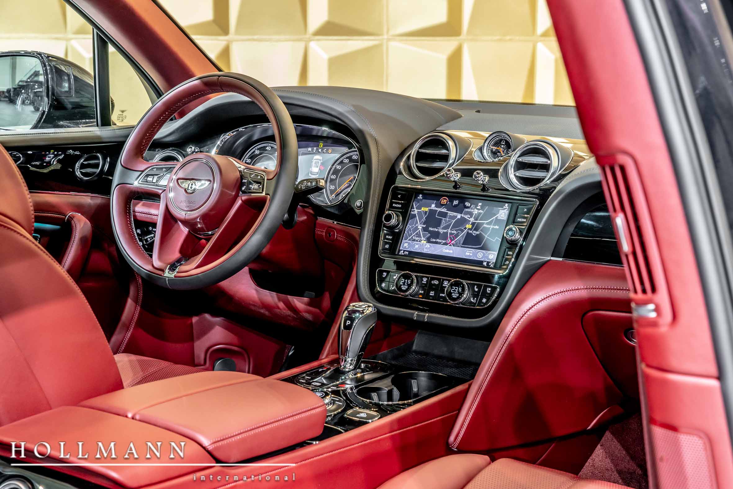2018 Bentley Bentayga, 13/18