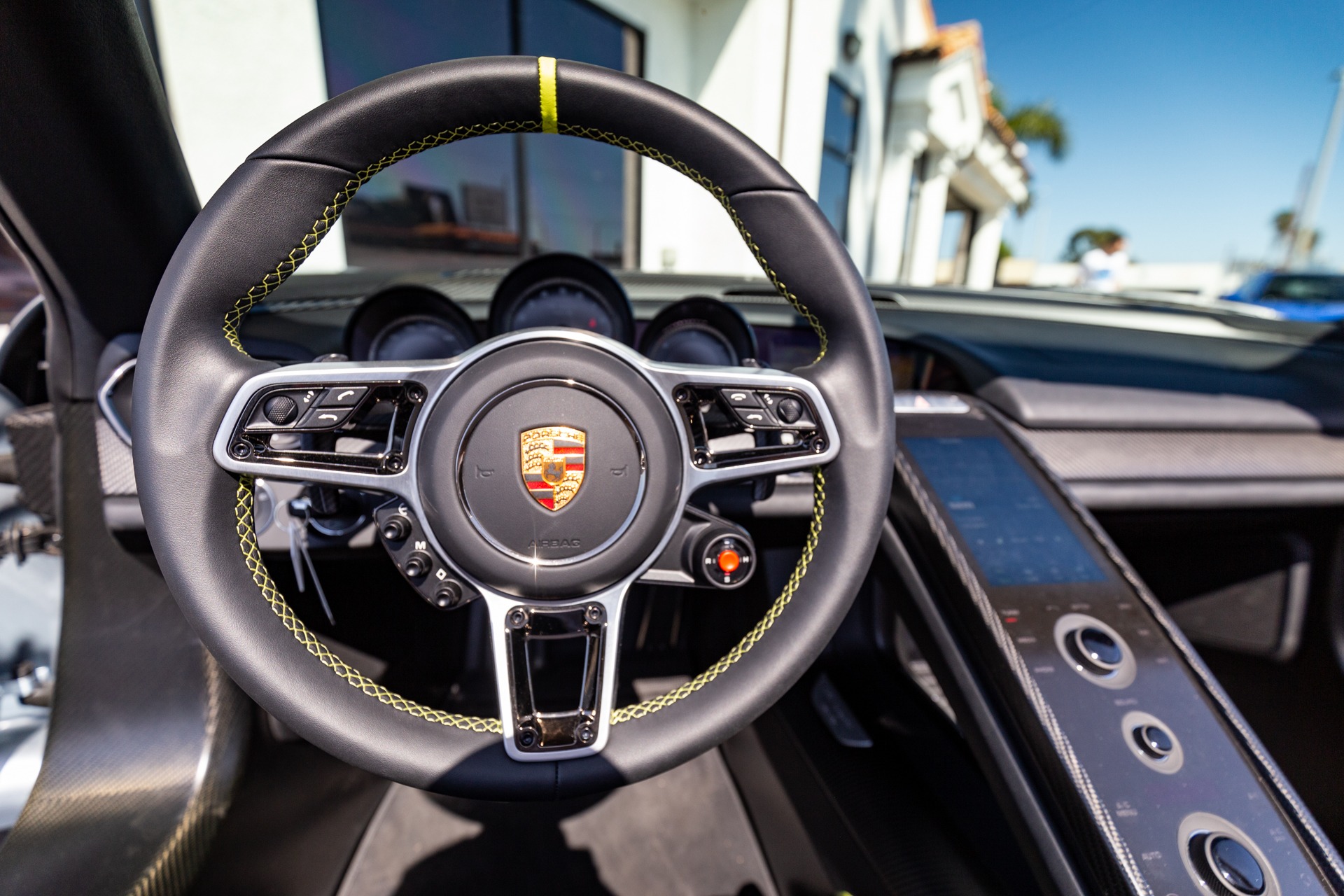 2015 Porsche 918 Spyder, 3/20