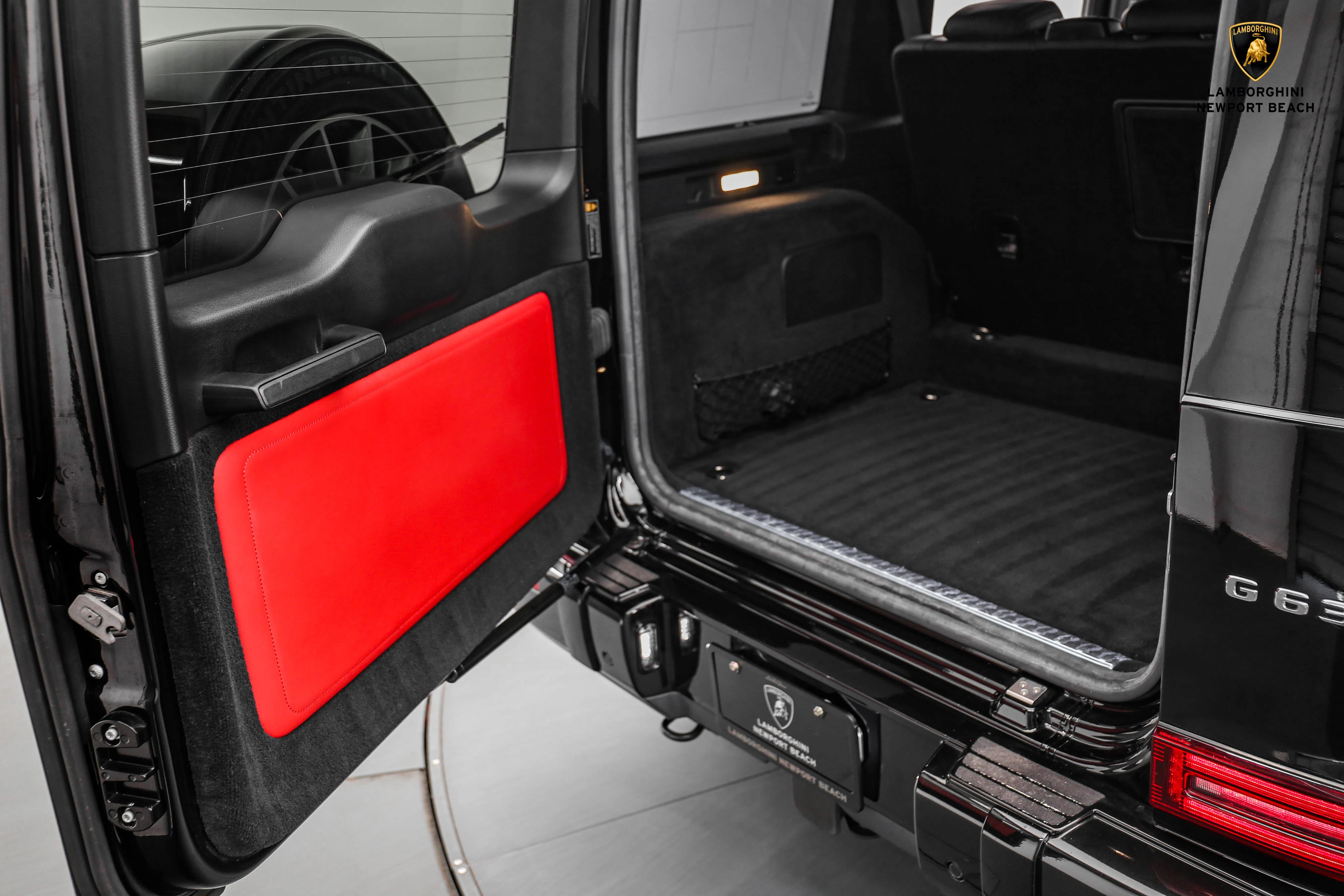 2019 Mercedes-Benz G 63 AMG trunk