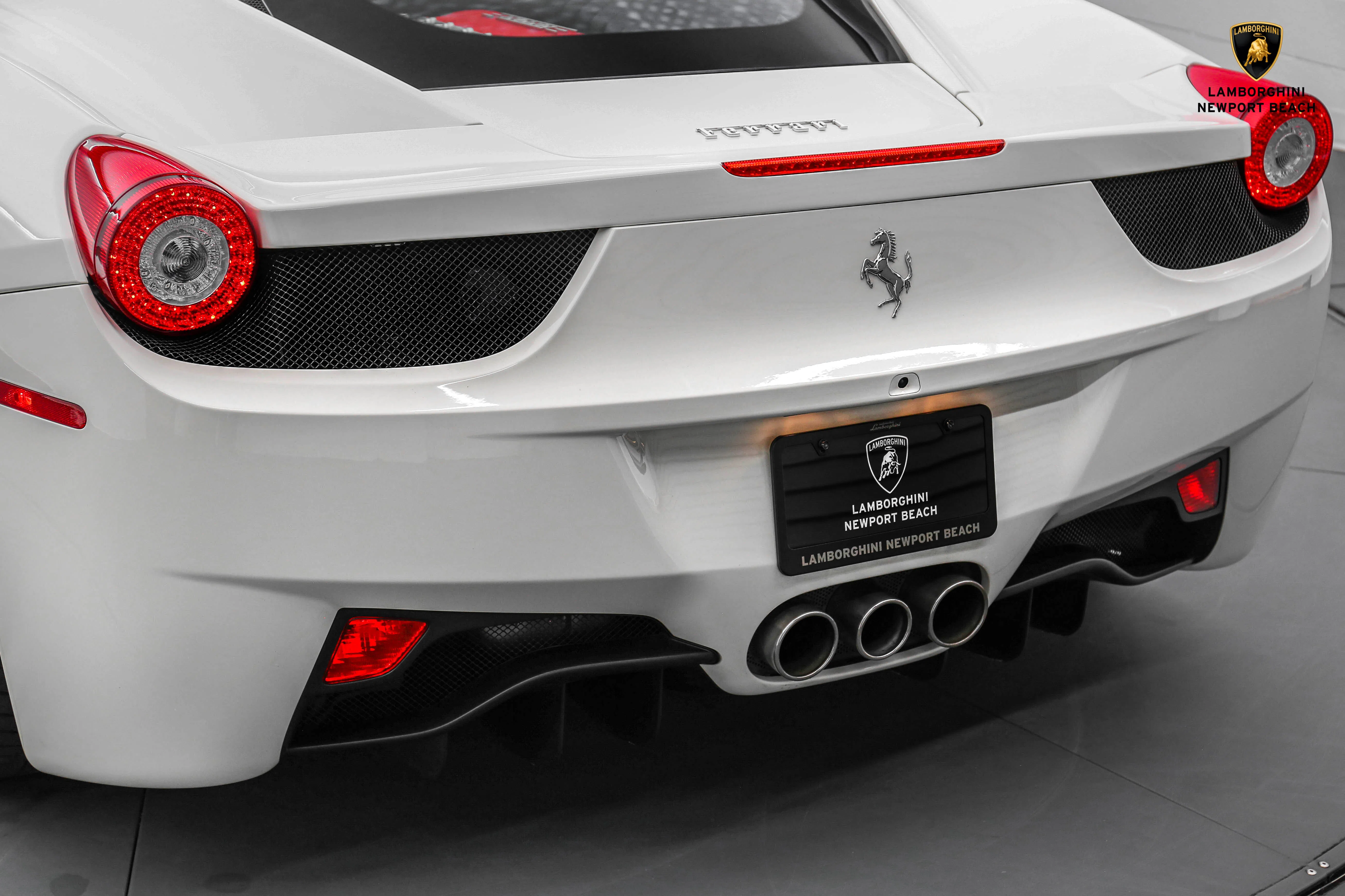 2015 Ferrari 458 Italia for sale, exterior, Bianco Avus
