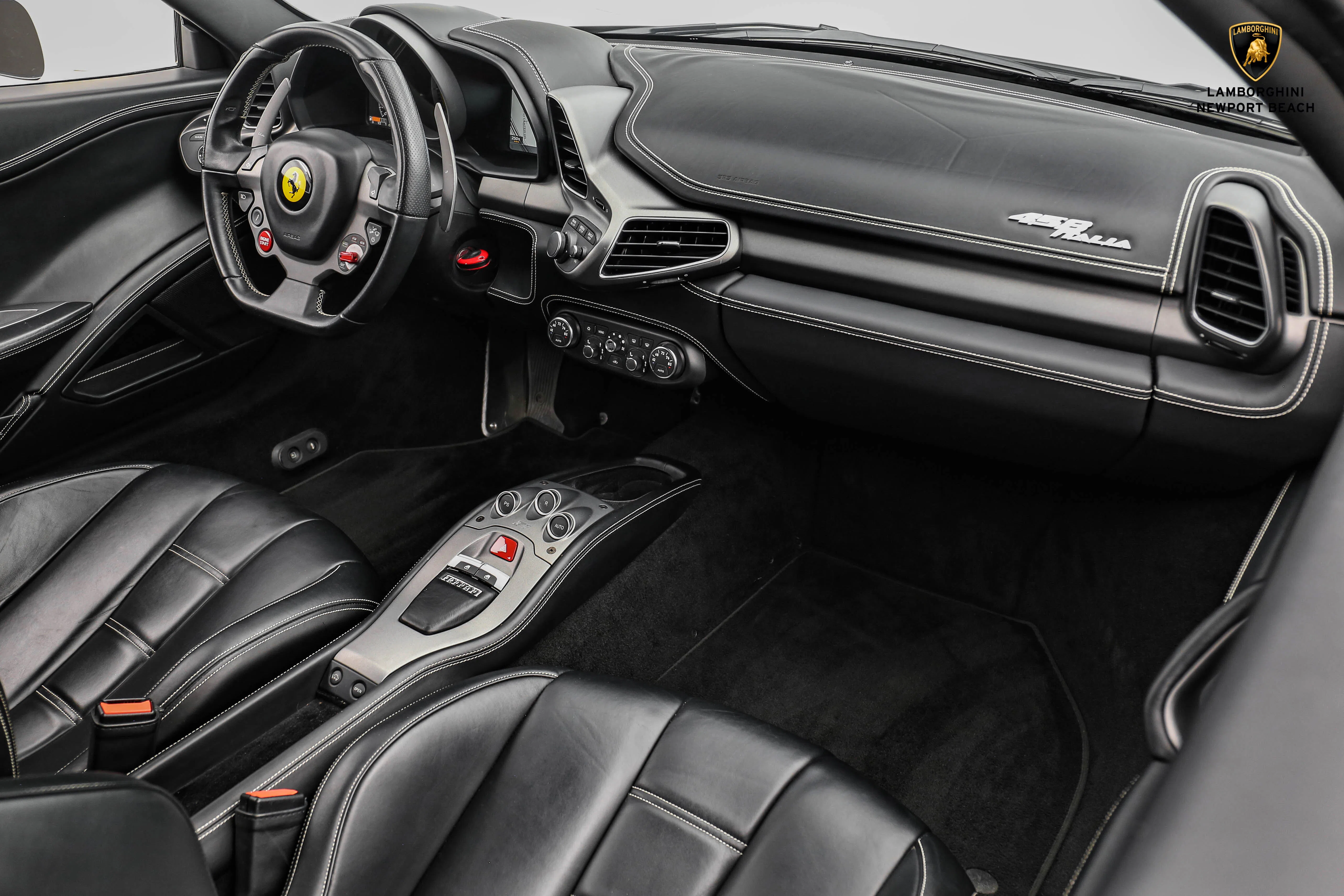 2015 Ferrari 458 Italia interior, Nero, Leather