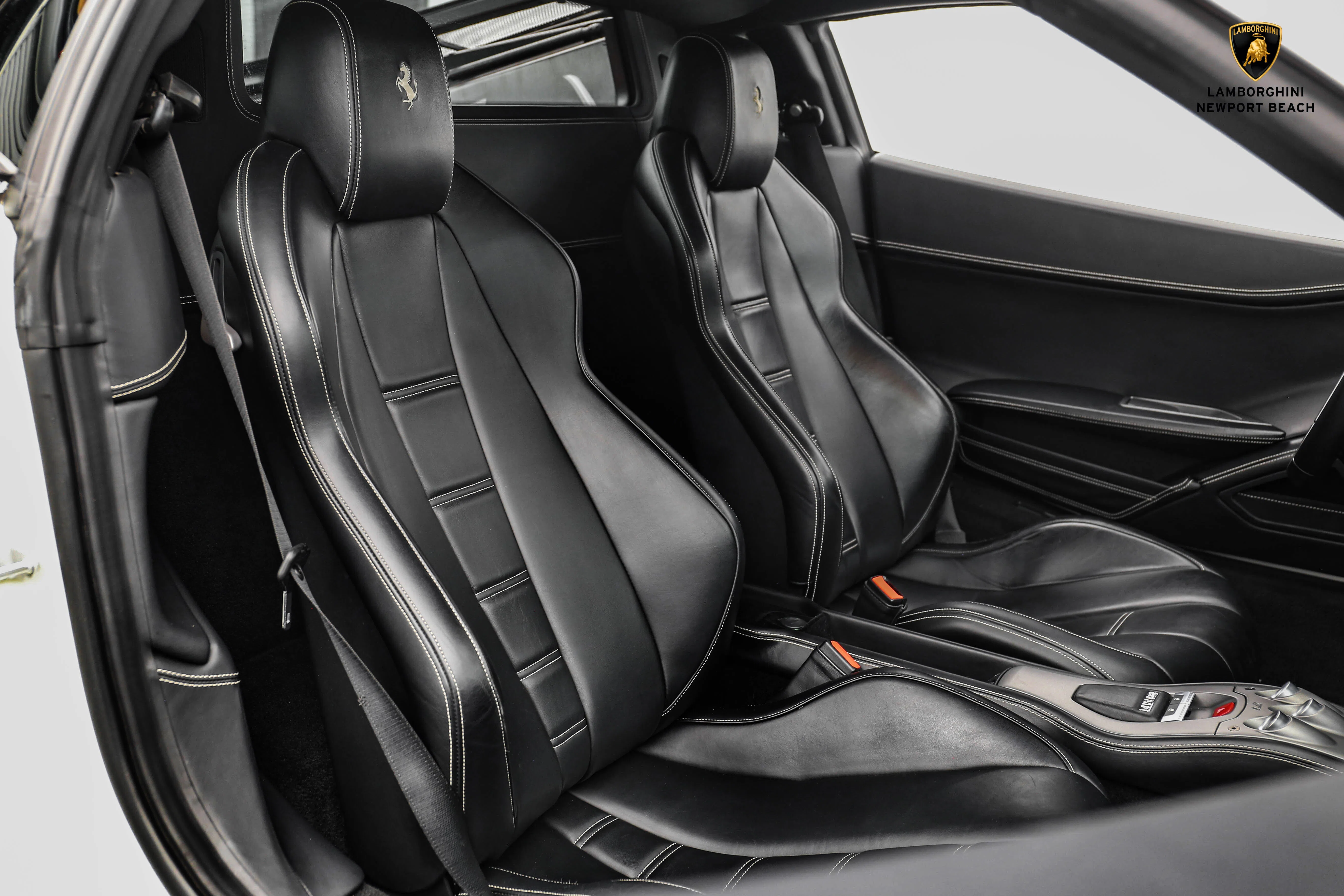 2015 Ferrari 458 Italia interior, seats, Nero, Leather