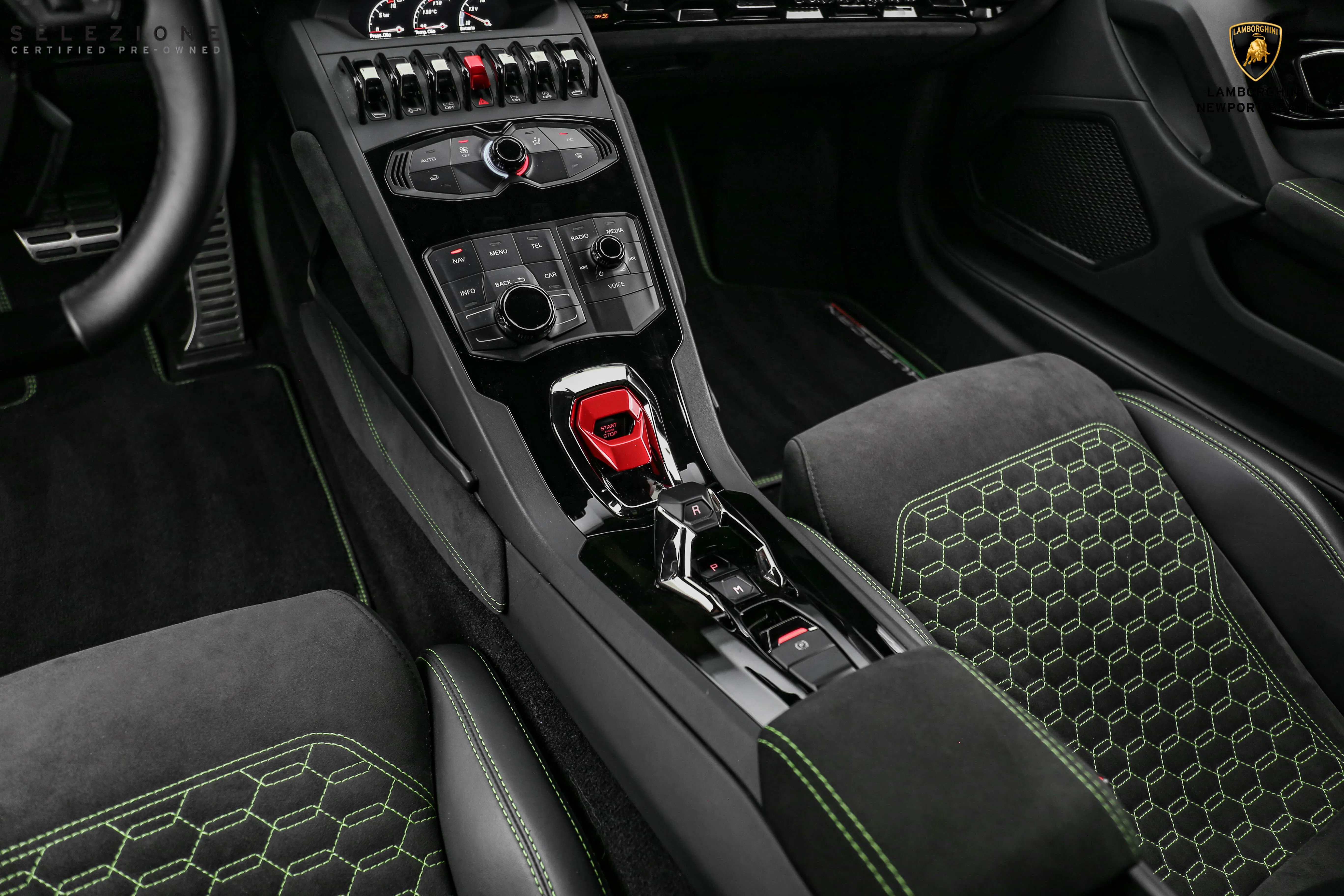 2018 Lamborghini Huracan LP580-2 interior, center console, Nero Ade
