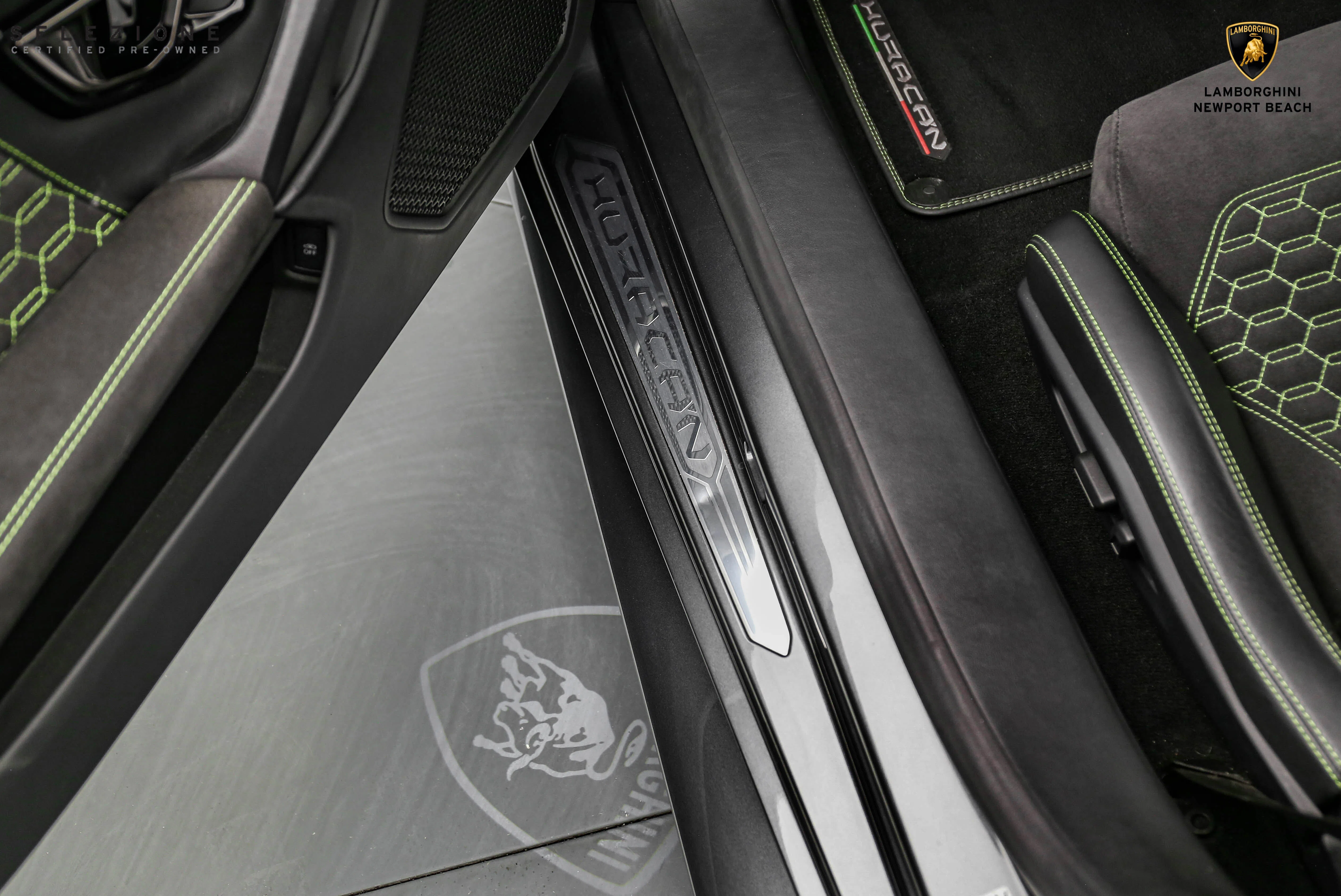 2018 Lamborghini Huracan LP580-2 interior, door sill, Nero Ade