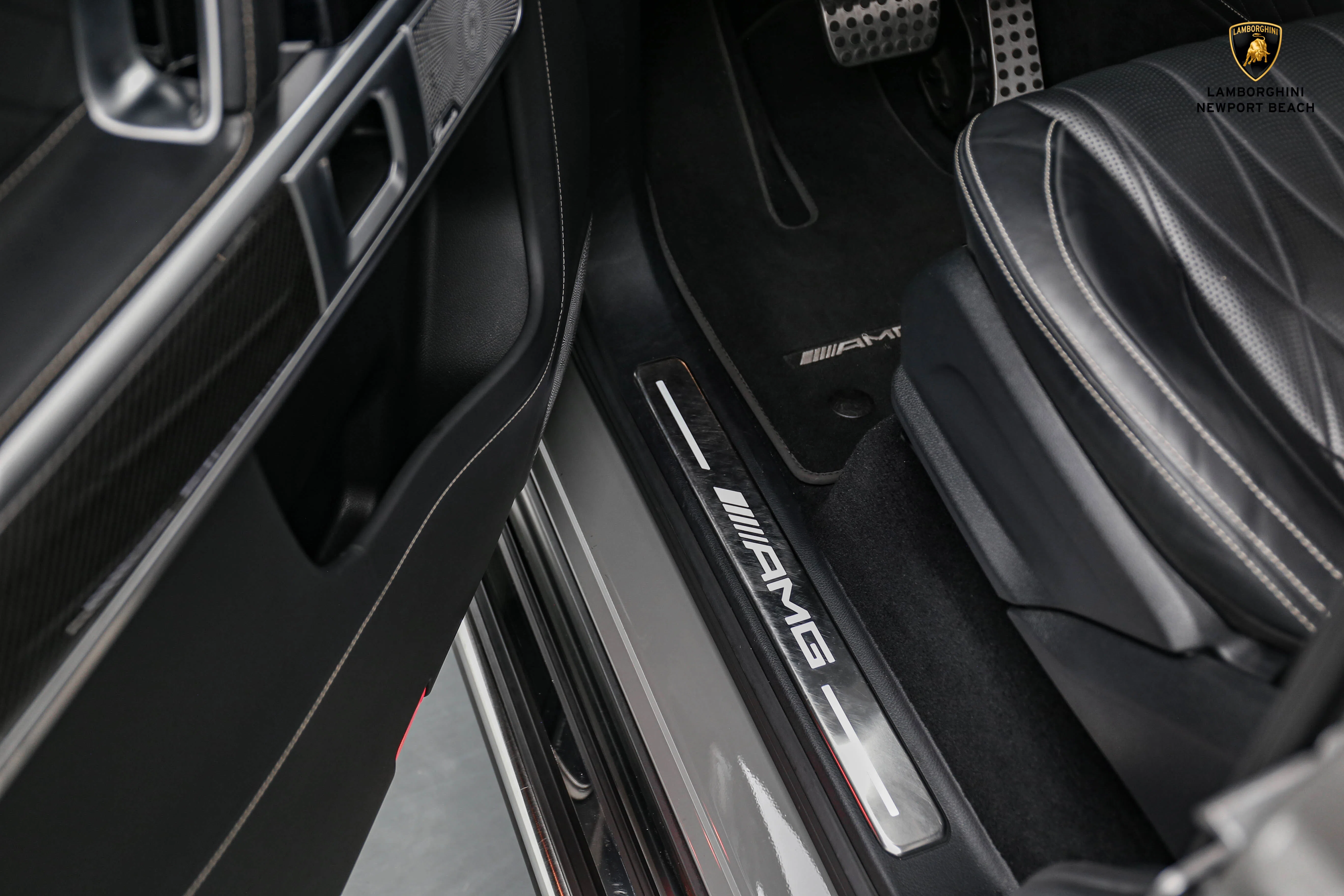 2021 Mercedes-Benz G 63 AMG interior, center console, Black, Full leather