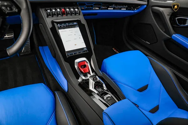 2020 Lamborghini Huracan EVO interior, center console, Blu Amon/Nero Ade, Full leather