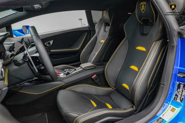 2021 Lamborghini Huracan EVO interior, seats